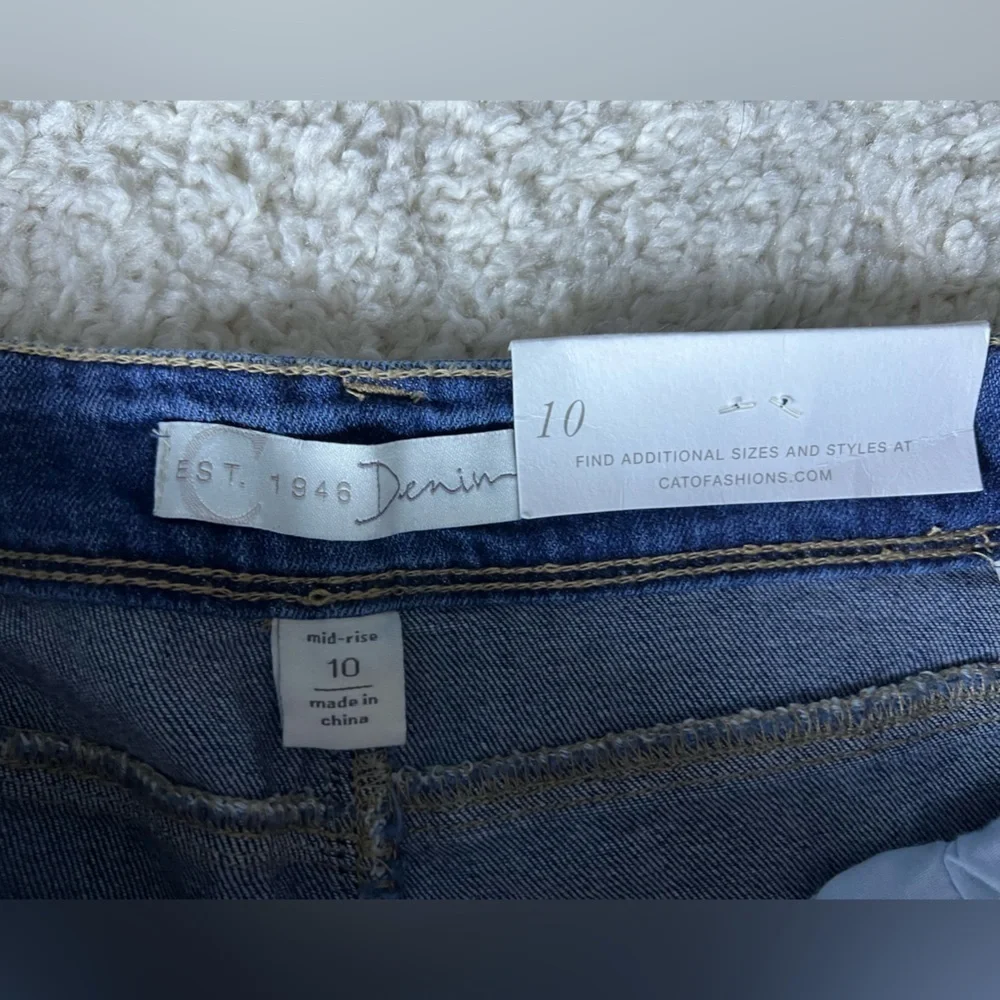 Women’s size 10 Mid-rise Girlfriend Jeans NWT - Picture 3 of 7